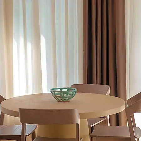 فندق Ceramio 4*